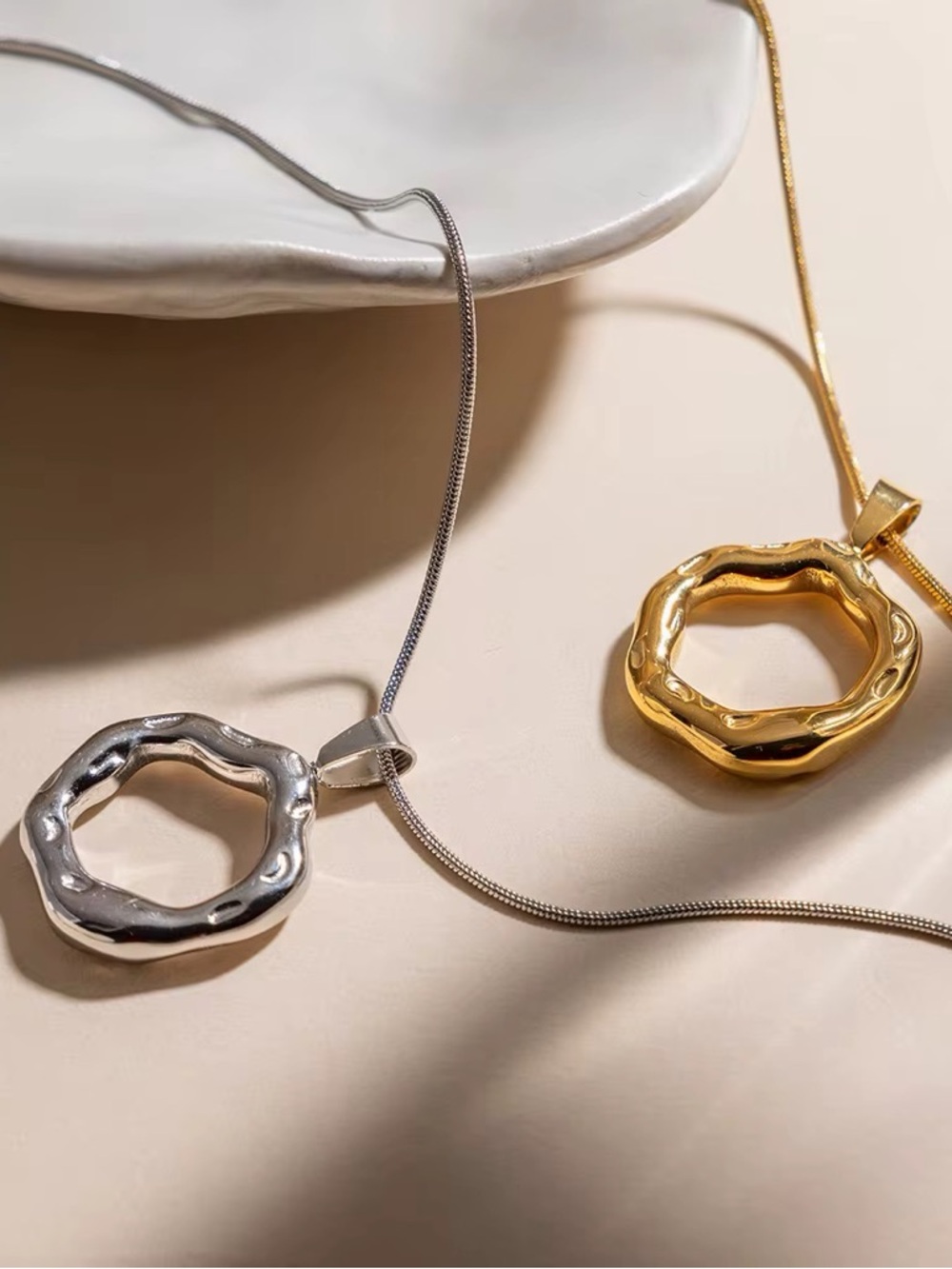 Stainless Steel Silver Tone Circle Pendant Necklace - Picture 5 of 7